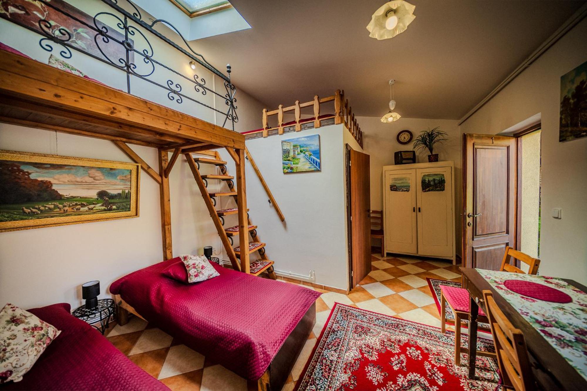 Villafilippa Kresetice Buitenkant foto