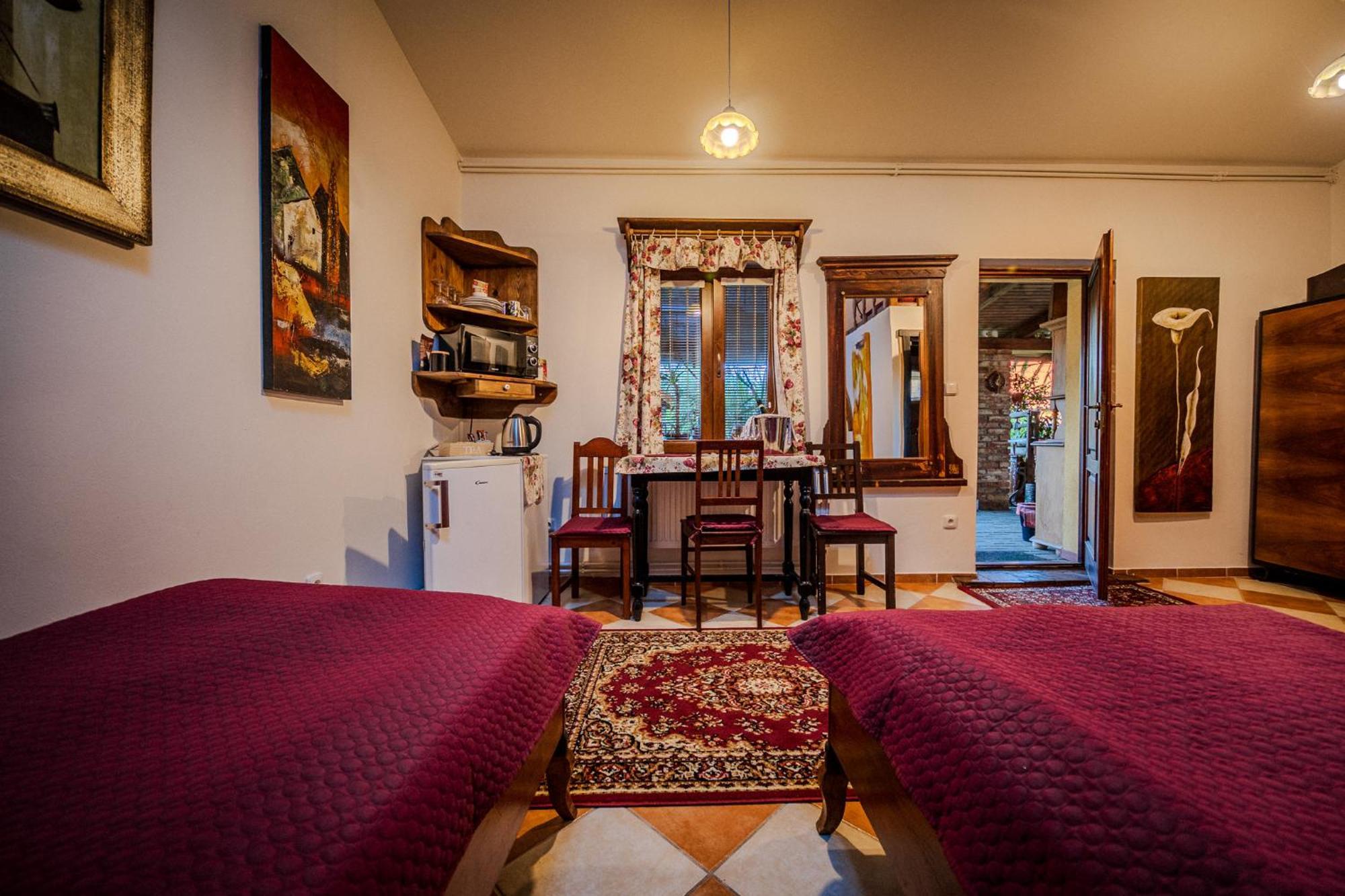 Villafilippa Kresetice Buitenkant foto