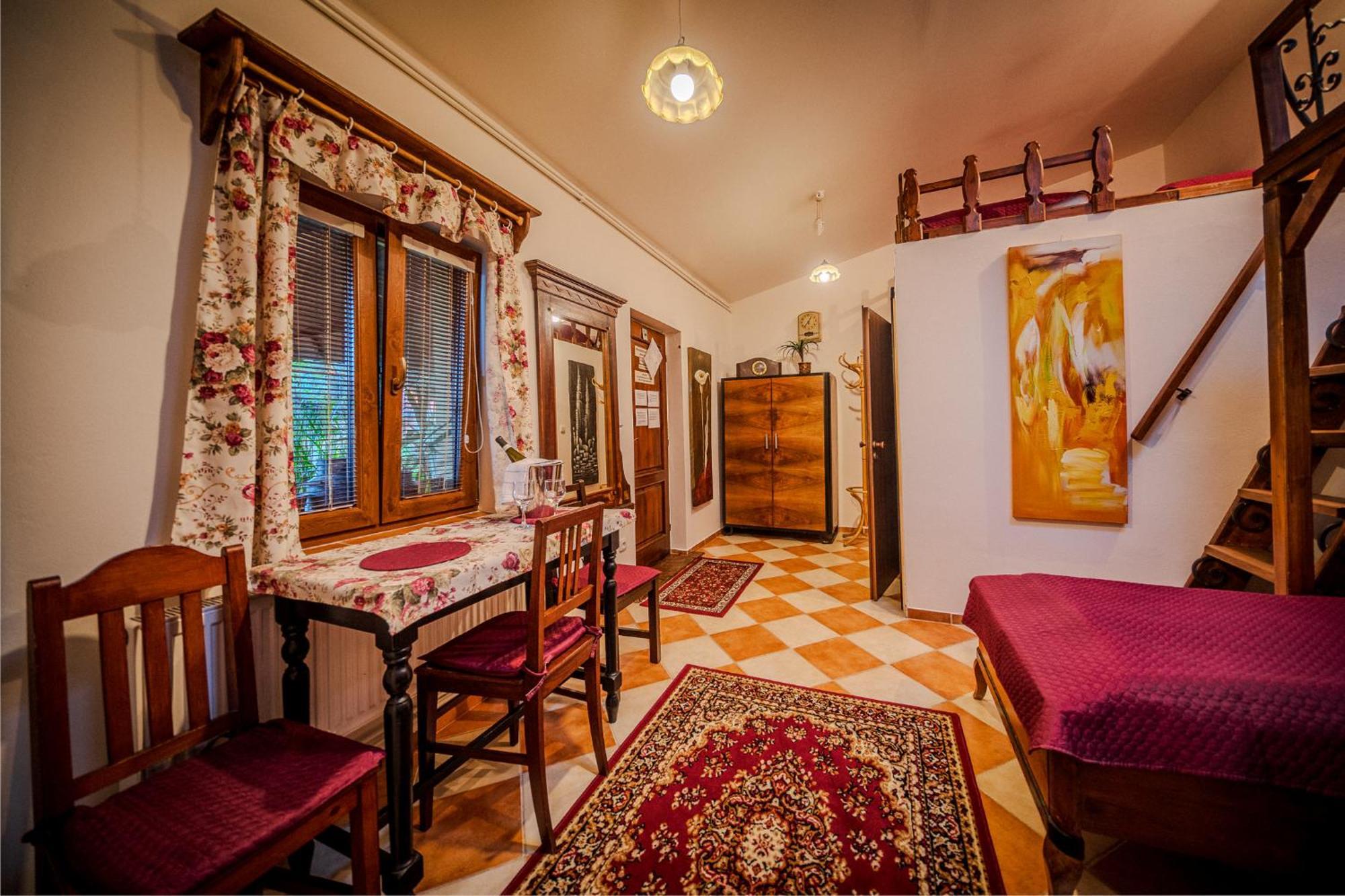 Villafilippa Kresetice Buitenkant foto